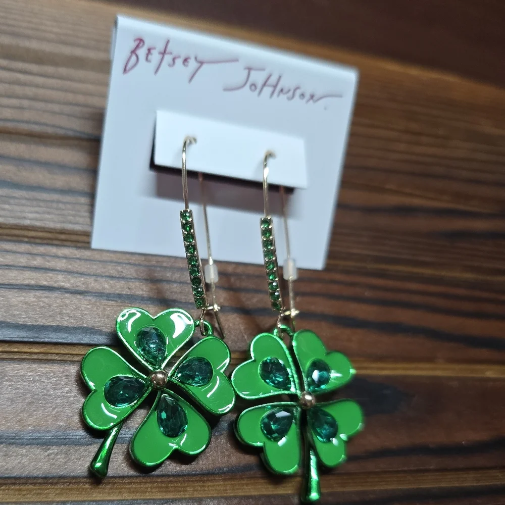 Betsey Johnson Shamrock Roll Dangle Earrings! - Picture 9 of 11